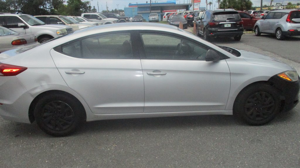 2017 Hyundai Elantra - $6,990