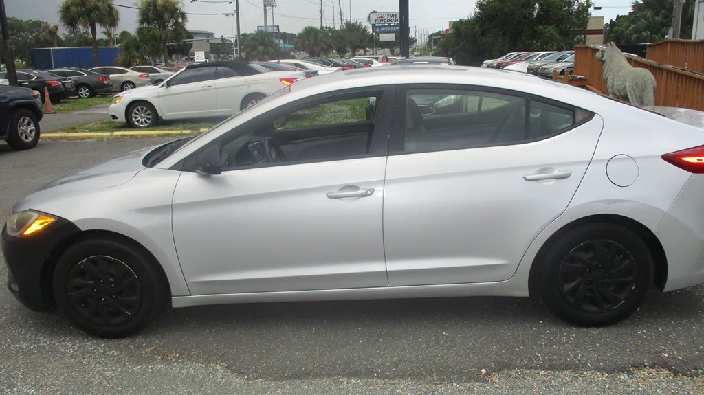 2017 Hyundai Elantra - $6,990