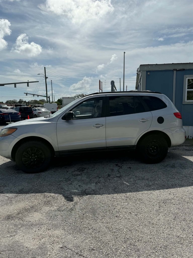 2009 Hyundai Santa Fe - $3,990