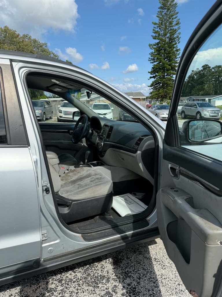 2009 Hyundai Santa Fe - $3,990