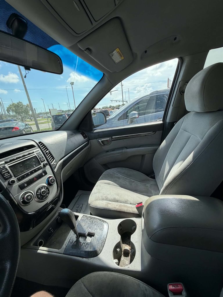 2009 Hyundai Santa Fe - $3,990