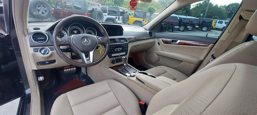 2013 Mercedes-Benz C-Class C250 Luxury photo