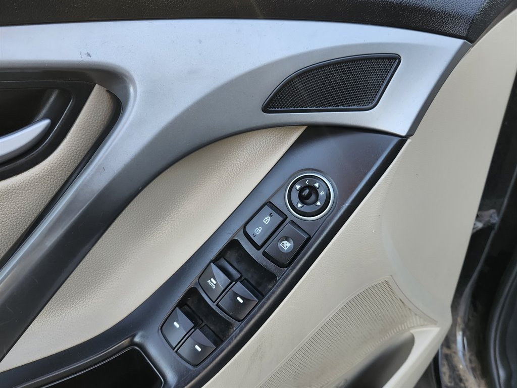 2015 Hyundai Elantra Limited photo