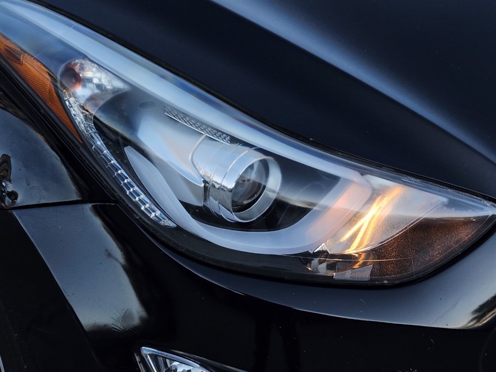 2015 Hyundai Elantra Limited photo