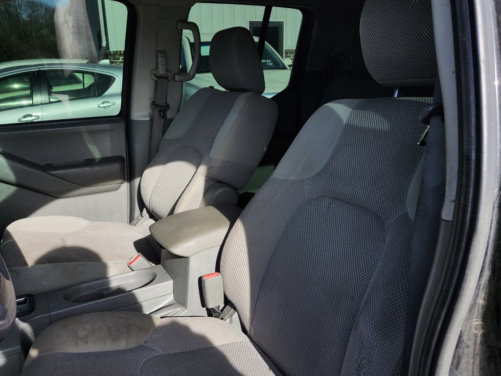 2011 Nissan Frontier S photo