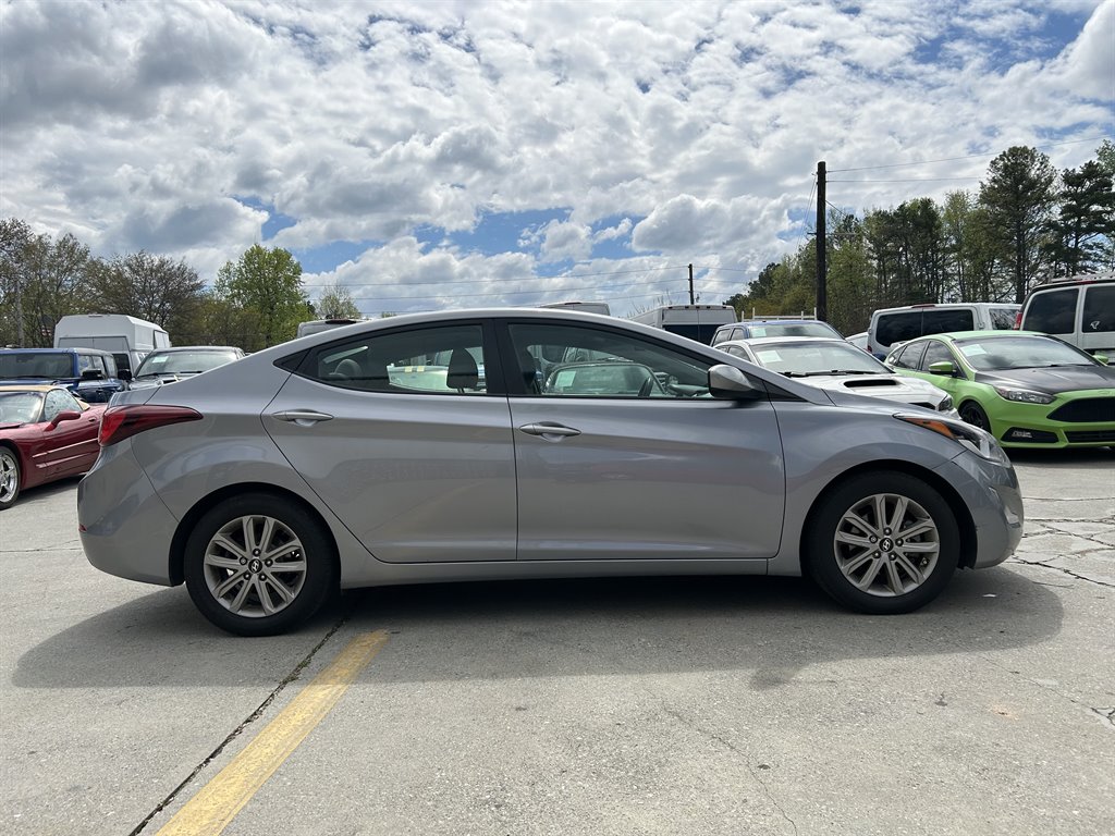 2016 Hyundai Elantra SE photo