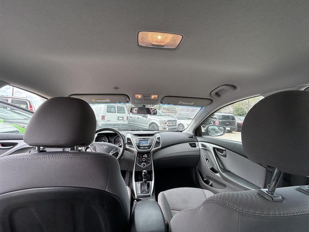 2016 Hyundai Elantra SE photo