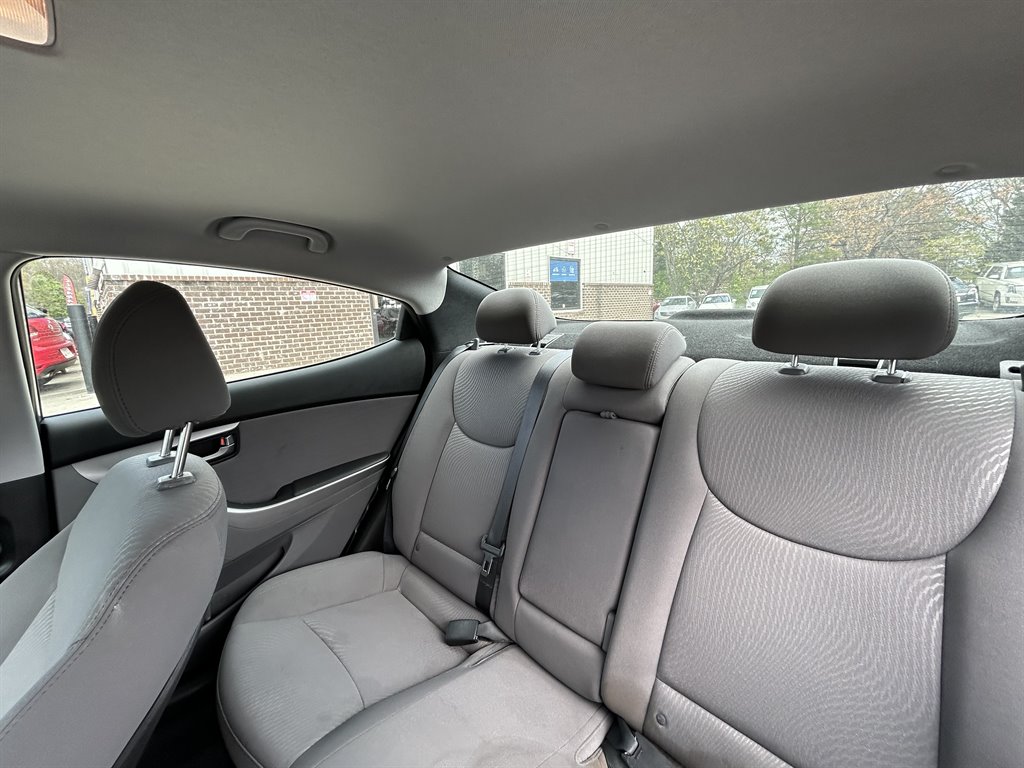 2016 Hyundai Elantra SE photo