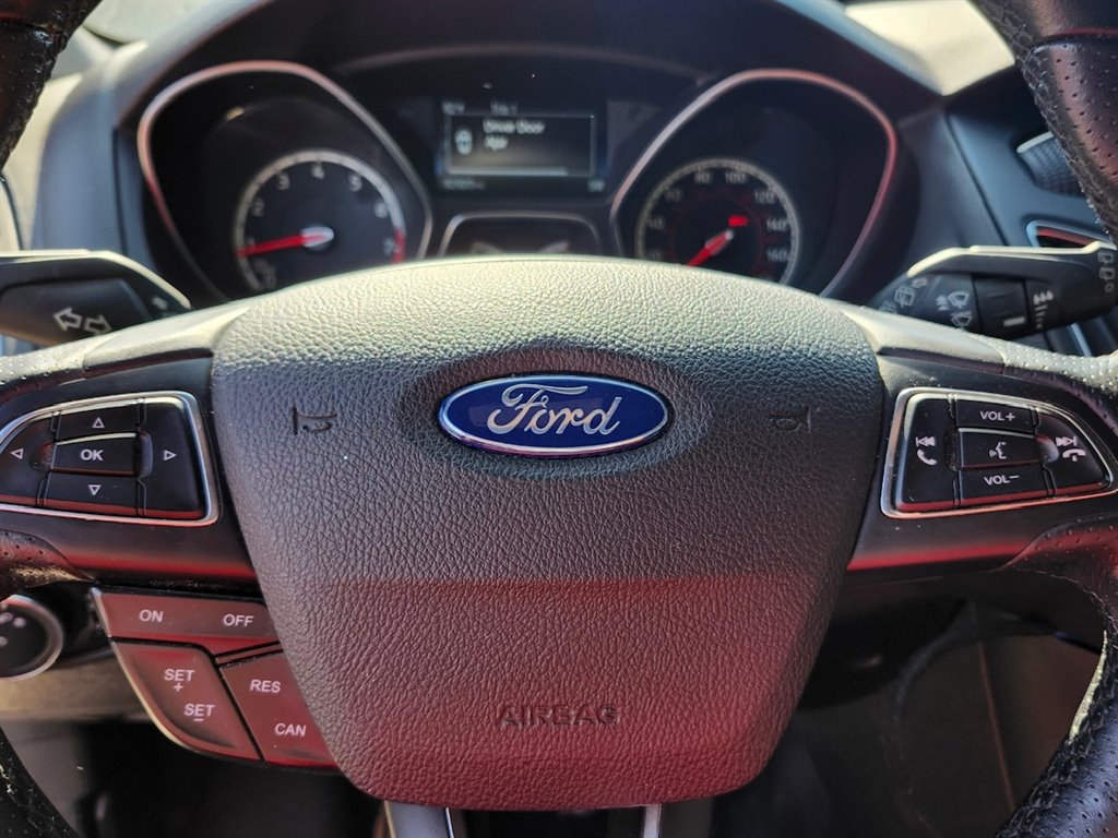 2016 Ford Focus ST photo