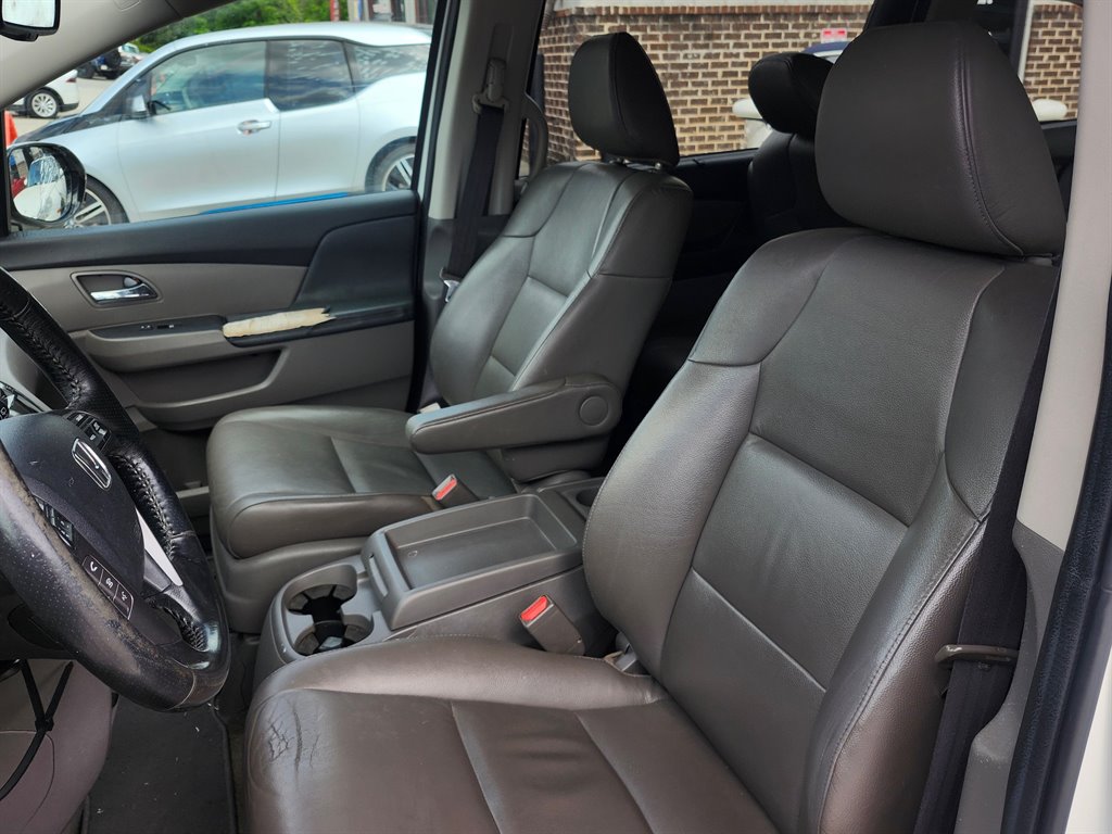 2014 Honda Odyssey Touring photo