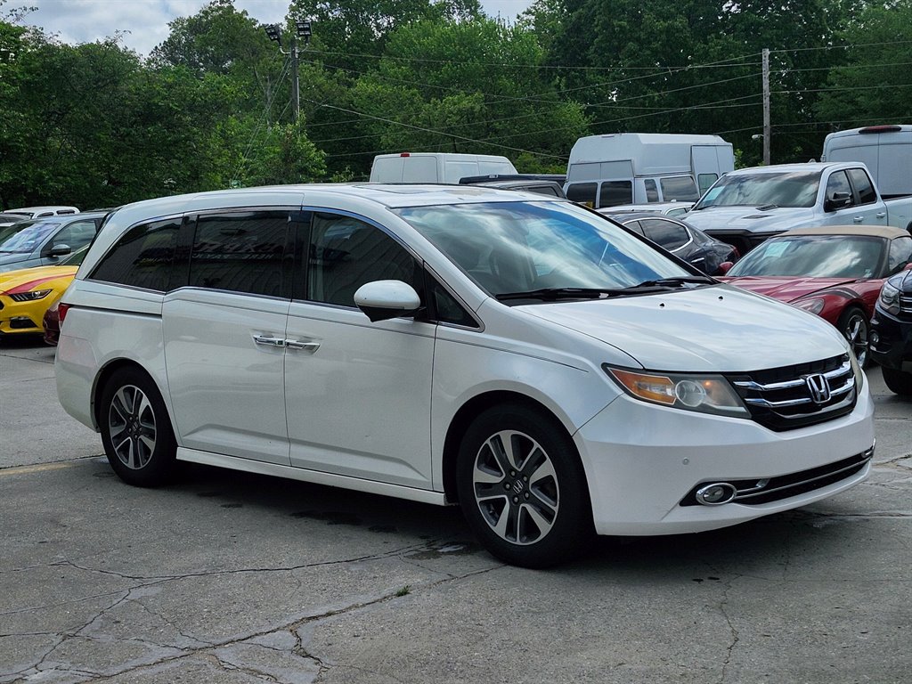 2014 Honda Odyssey Touring photo