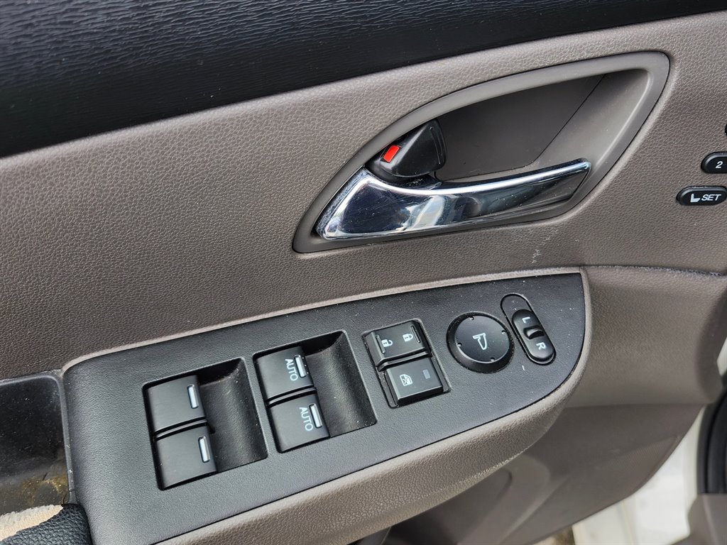 2014 Honda Odyssey Touring photo