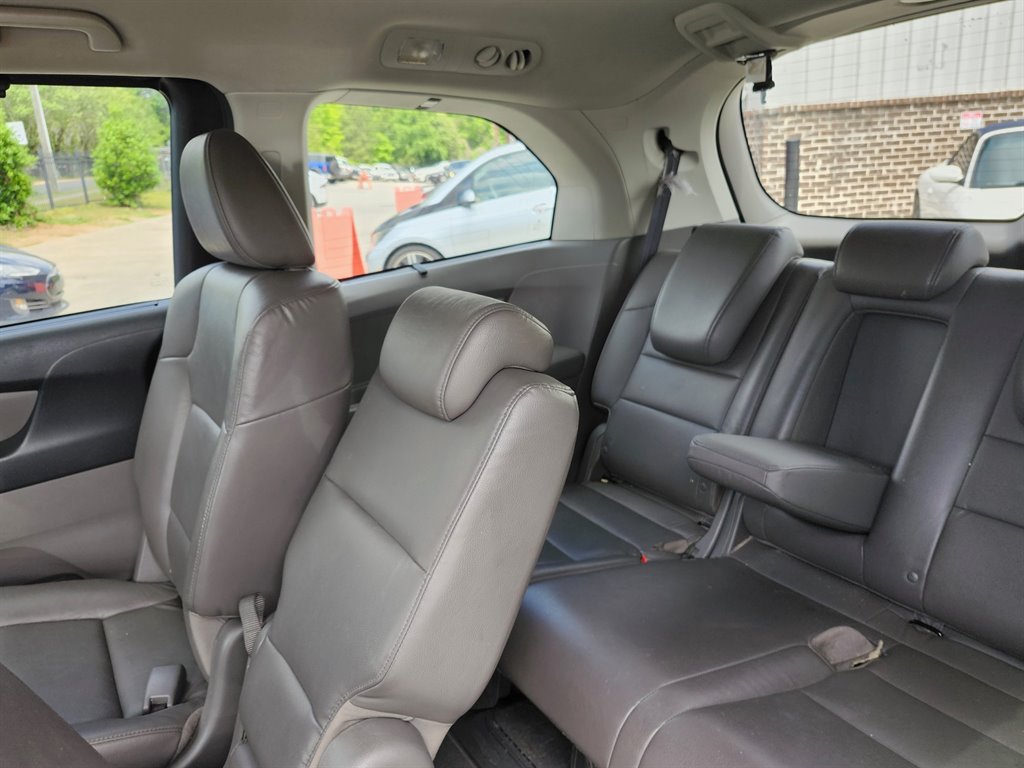 2014 Honda Odyssey Touring photo