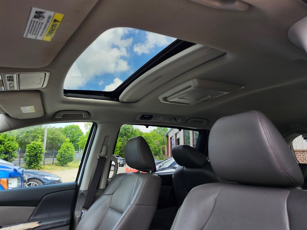 2014 Honda Odyssey Touring photo