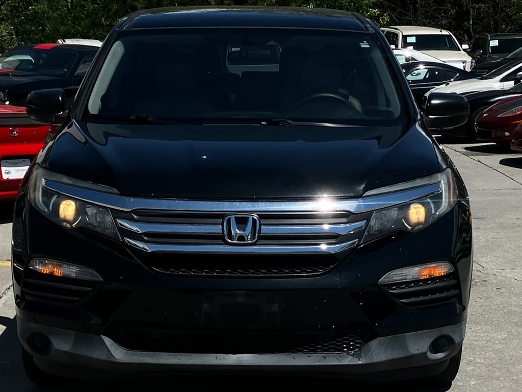 2017 Honda Pilot LX photo