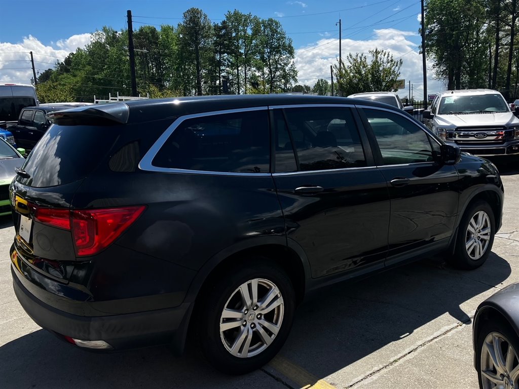 2017 Honda Pilot LX photo