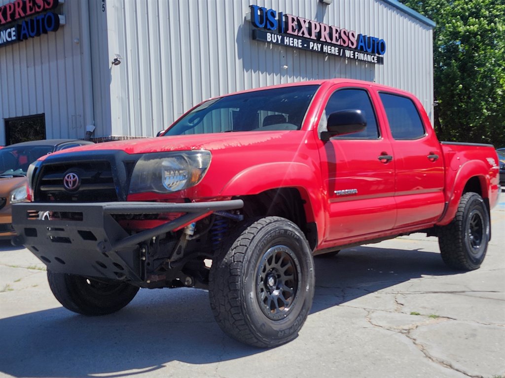 The 2008 Toyota Tacoma PreRunner V6 photos