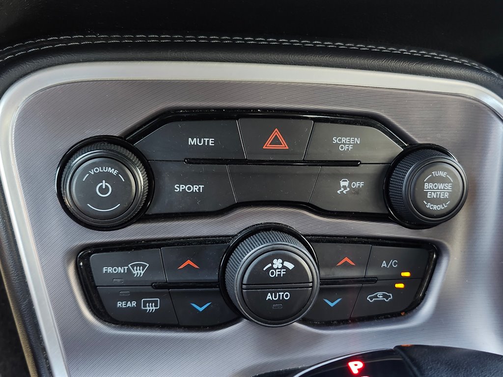 2021 Dodge Challenger SXT photo