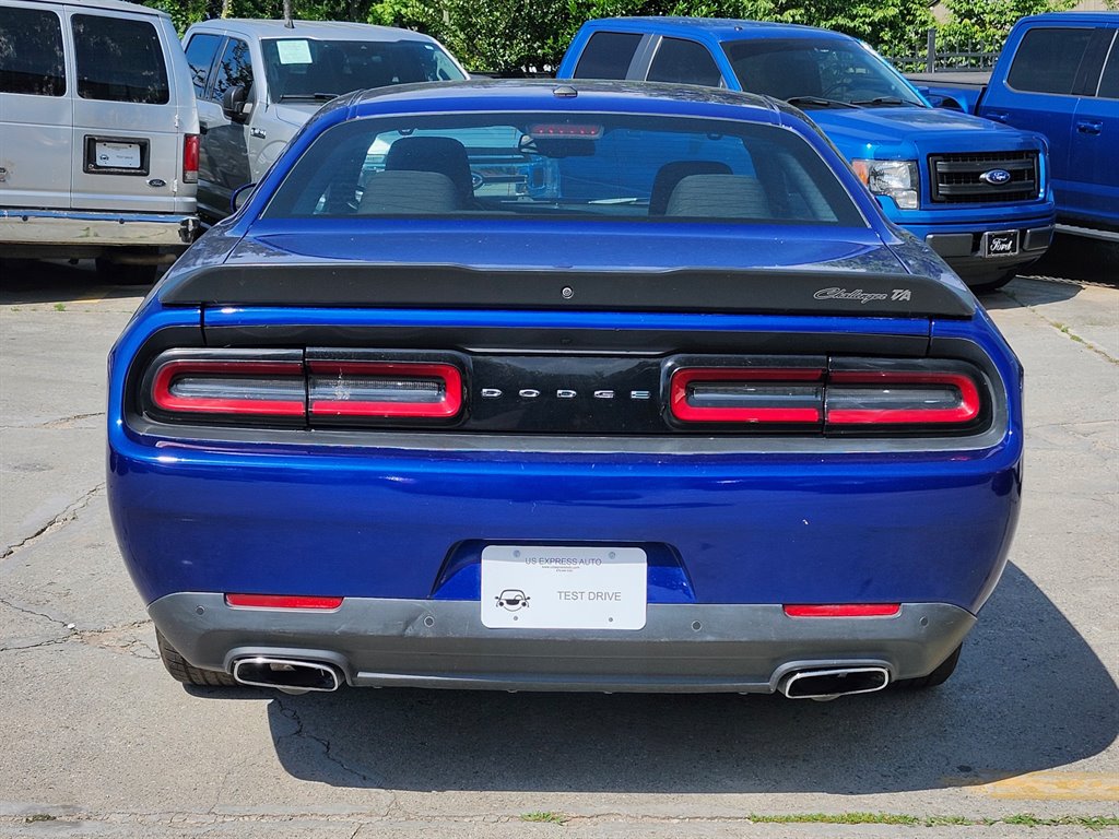2021 Dodge Challenger SXT photo