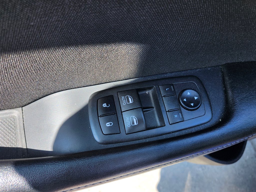2021 Dodge Challenger SXT photo