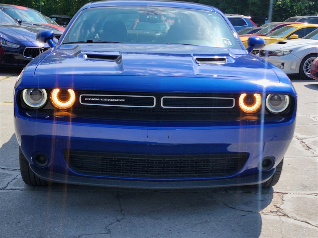 2021 Dodge Challenger SXT photo