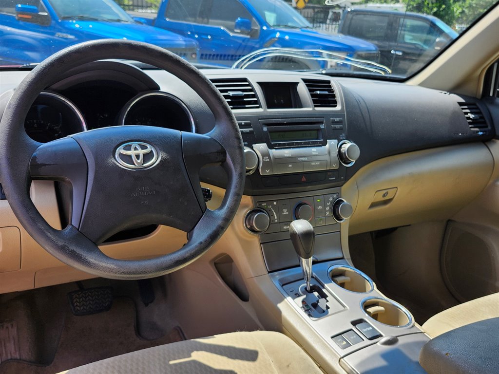 2010 Toyota Highlander - $7,995