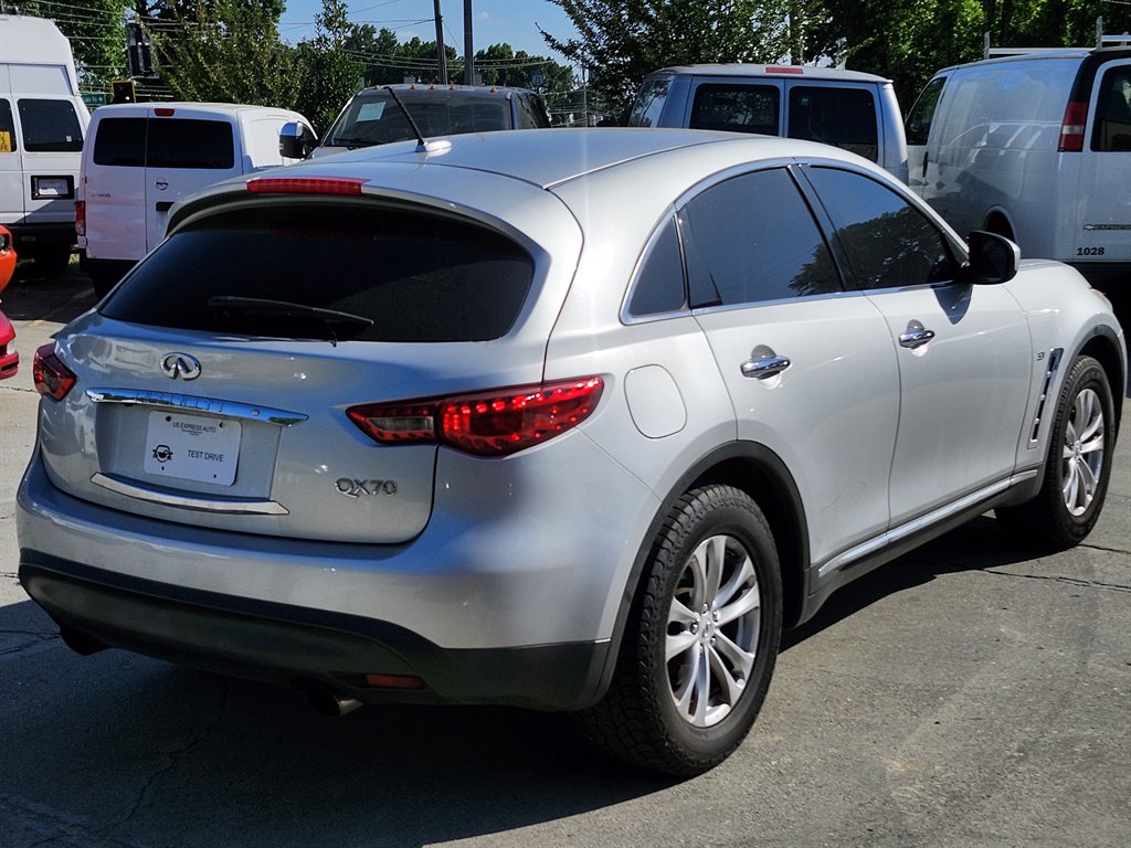 2017 Infiniti QX70  photo
