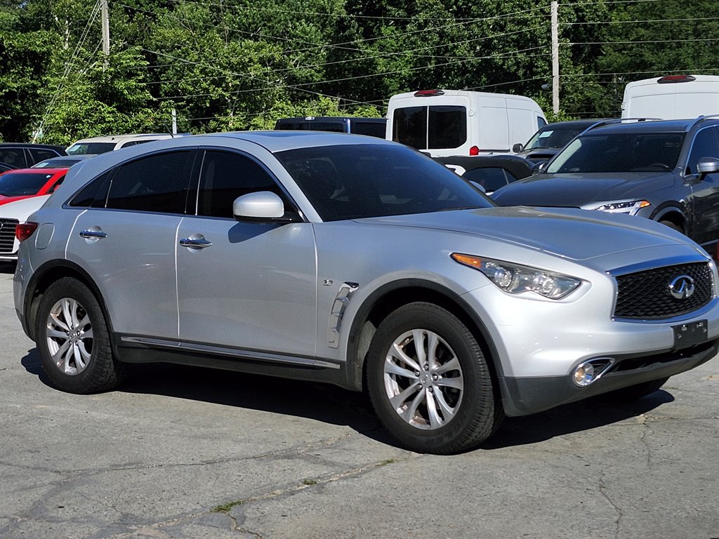 2017 Infiniti QX70  photo