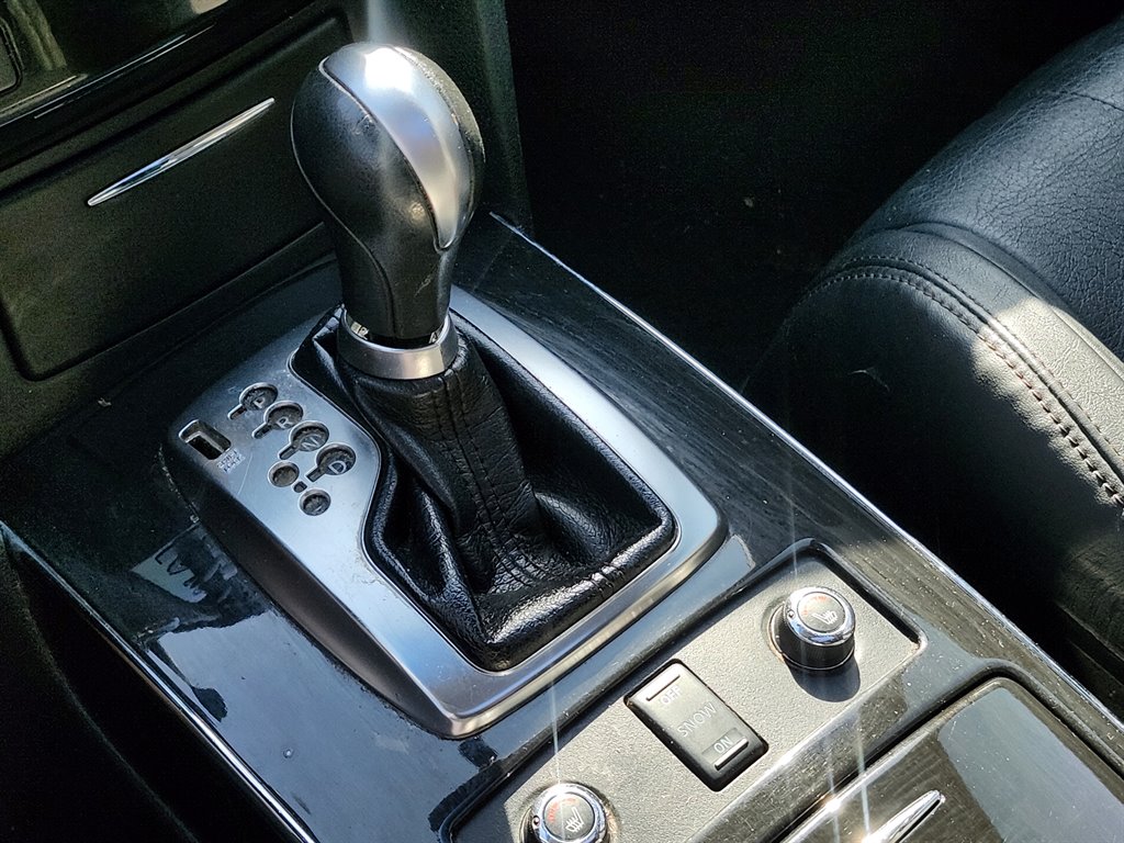 2017 Infiniti QX70  photo