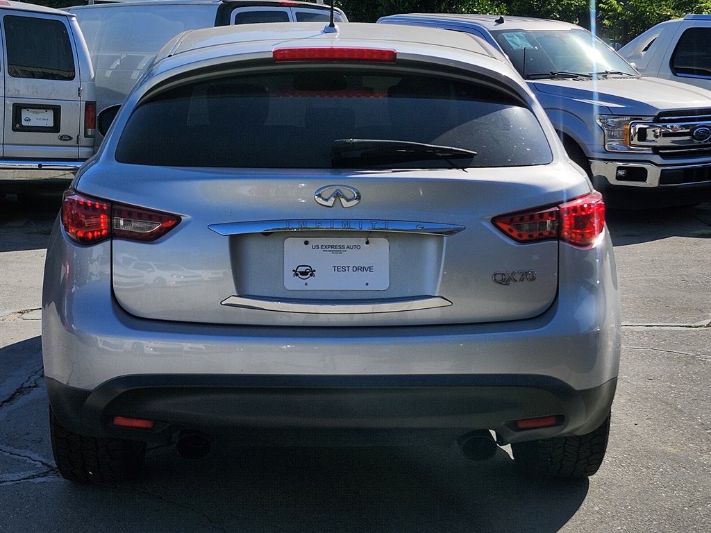 2017 Infiniti QX70  photo