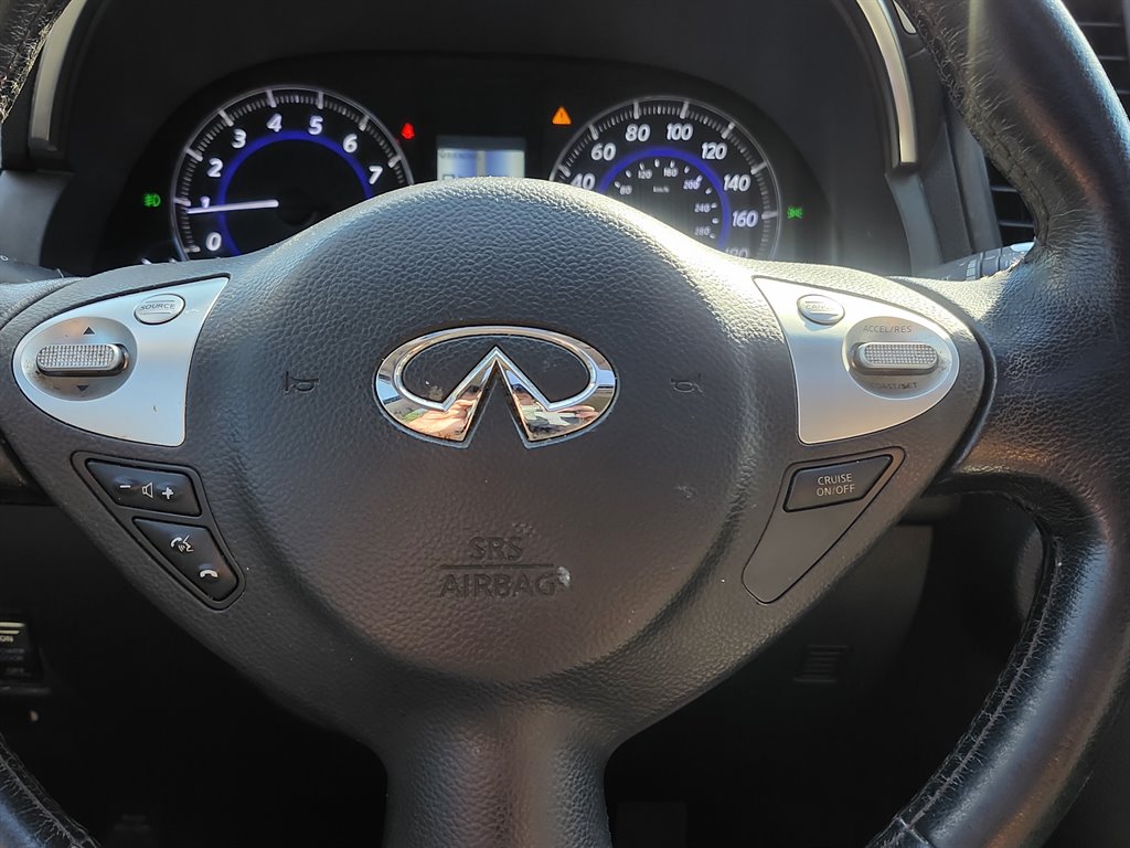2017 Infiniti QX70  photo