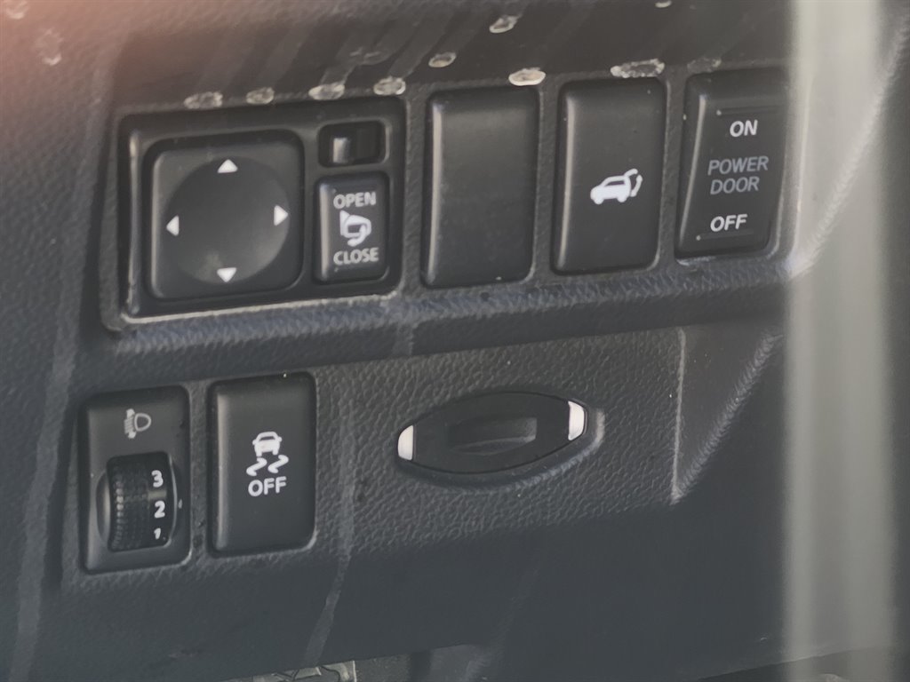 2017 Infiniti QX70  photo