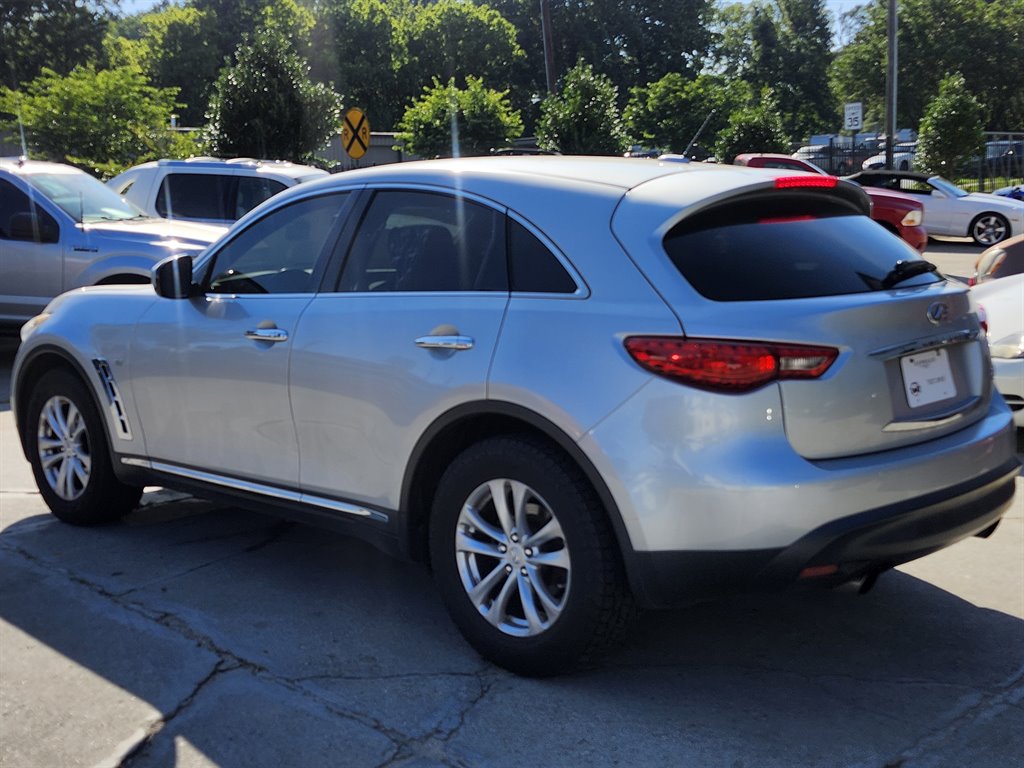 2017 Infiniti QX70  photo