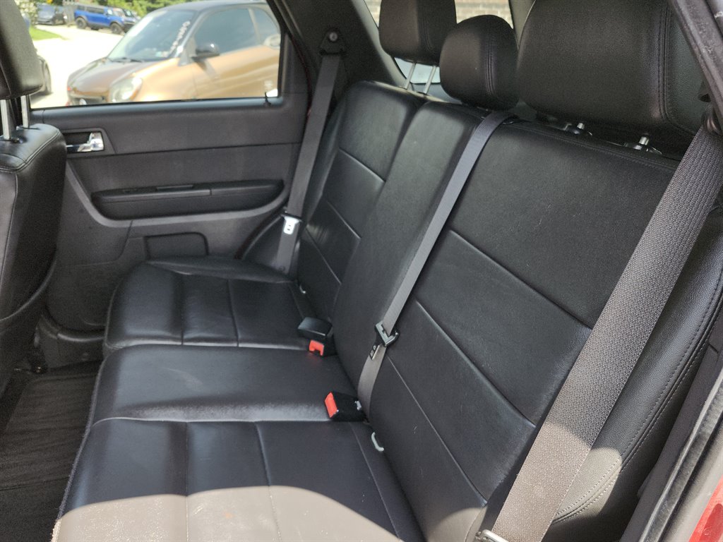 2010 Ford Escape Limited photo