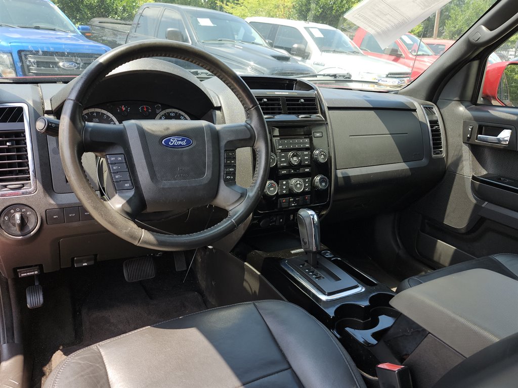 2010 Ford Escape Limited photo