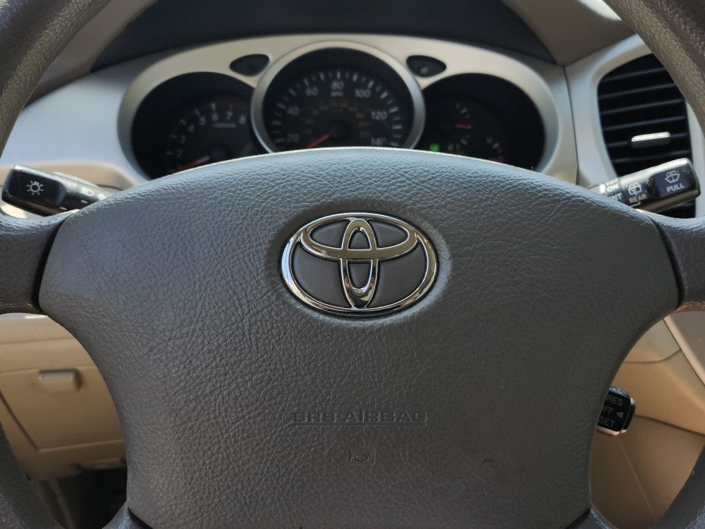 2004 Toyota Highlander photo
