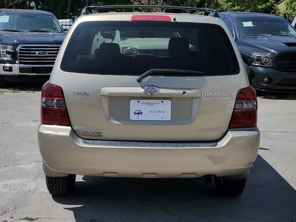 2004 Toyota Highlander photo