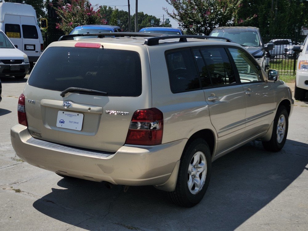 2004 Toyota Highlander photo