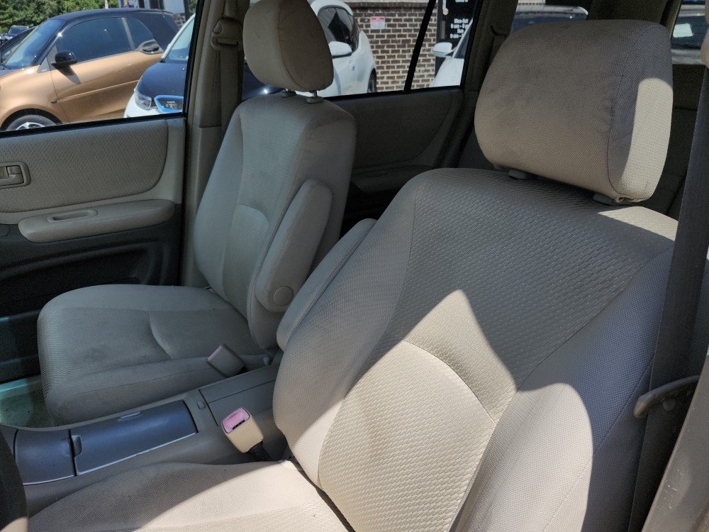 2004 Toyota Highlander photo