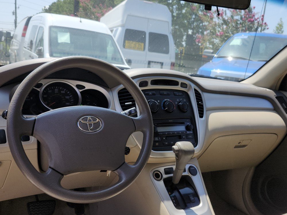 2004 Toyota Highlander photo