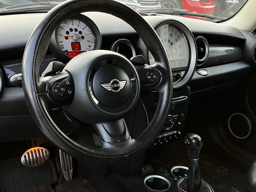 2013 MINI Cooper S photo