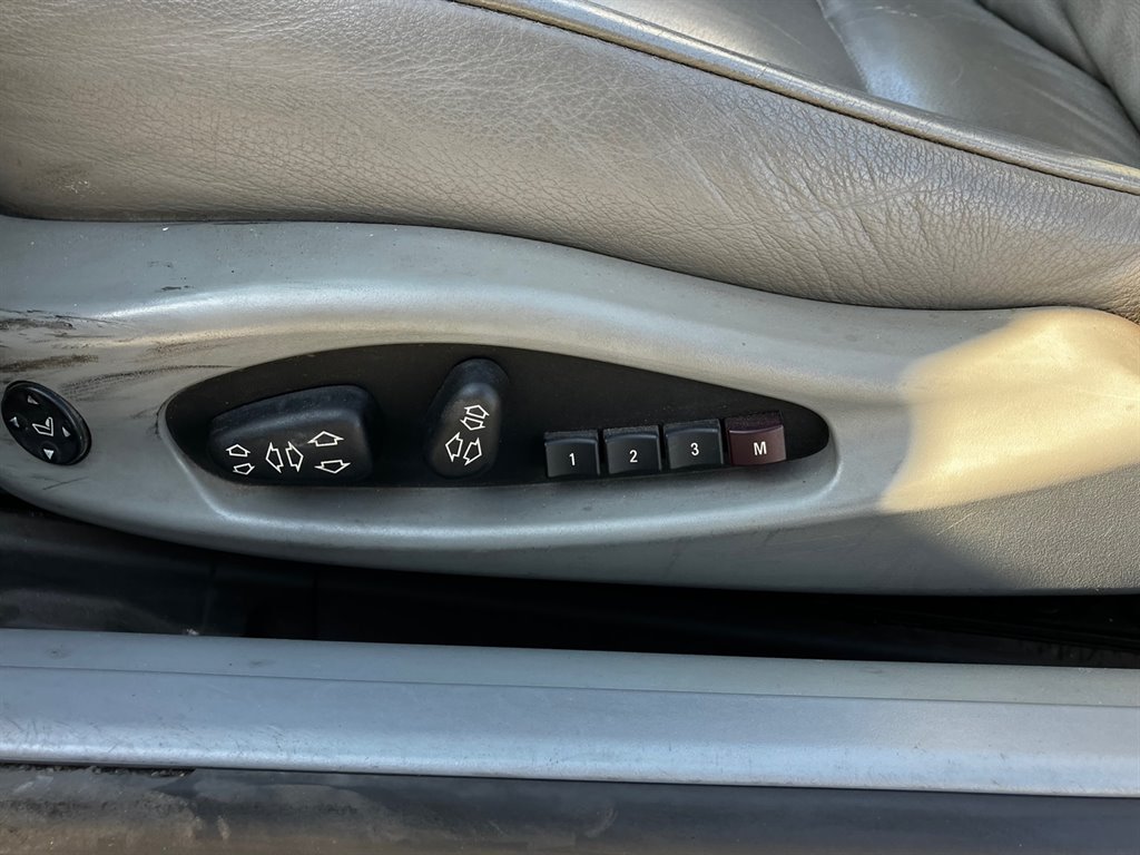 2003 BMW 330ci - $10,995