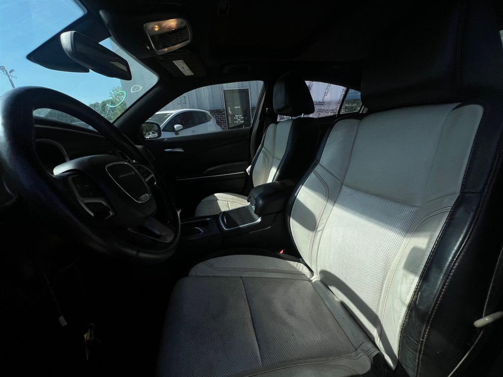 2015 Dodge Charger SXT photo