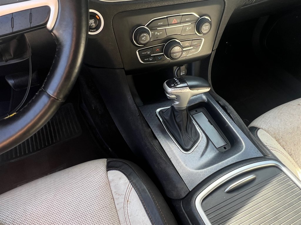 2015 Dodge Charger SXT photo