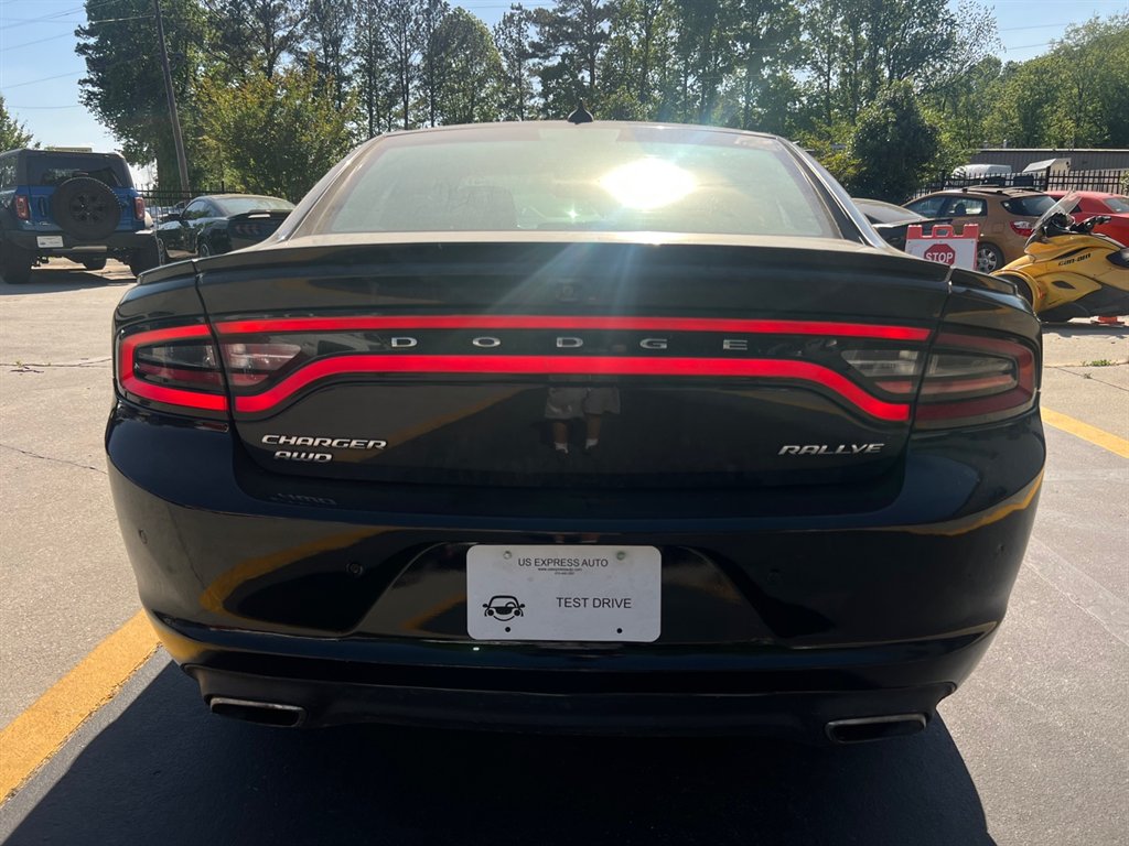 2015 Dodge Charger SXT photo
