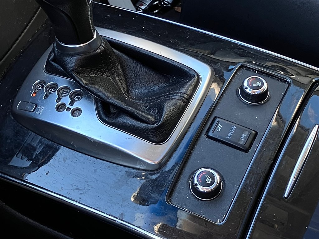 2017 Infiniti QX70  photo