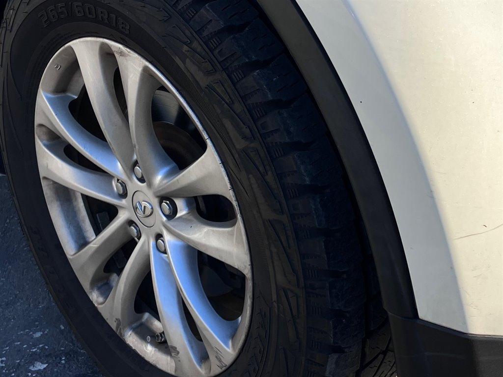 2017 Infiniti QX70  photo