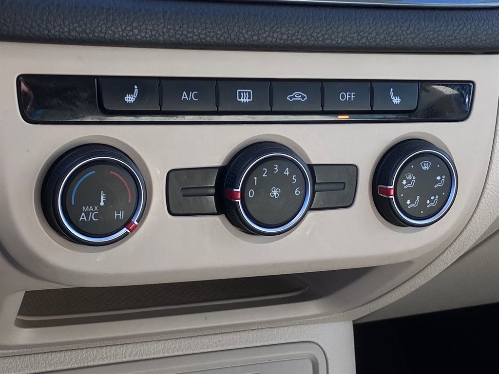 2016 Volkswagen Tiguan SE photo