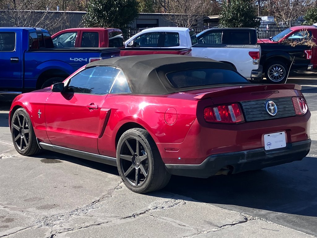 2011 Ford Mustang V6 photo