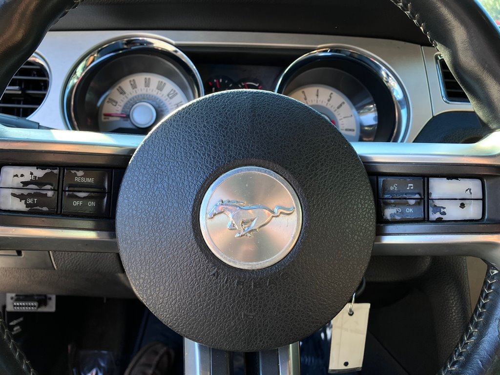 2011 Ford Mustang V6 photo